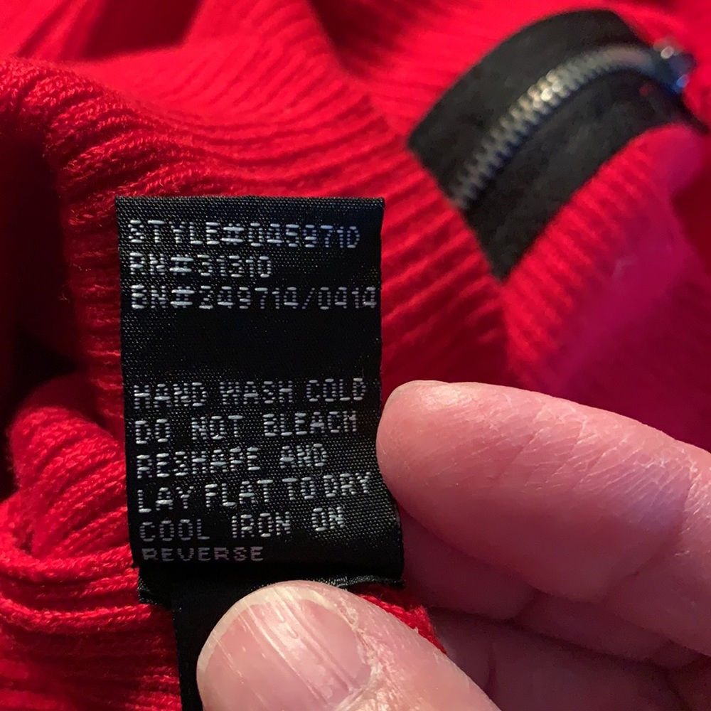 AGB brand red women’s long sweater - Picture 10 of 10